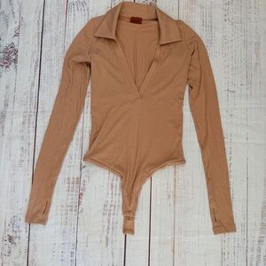ALIX NYC Ribbed Long Sleeve Monterey Bodysuit in Camel Beige Size S